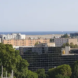 Big Flat Sea Vieuw 95 M2 5 Near Airport 5 Min Train 3 Min And Tram On Site, 7 Min, 2 Showers And 2 Toilets , Neuf Grand 95 M2 5 Proche Aeroport 5 Min Train 3 Min Et Tramway Sur Place, 7 Min 2 Douches Et 2 Wc Vue Nice